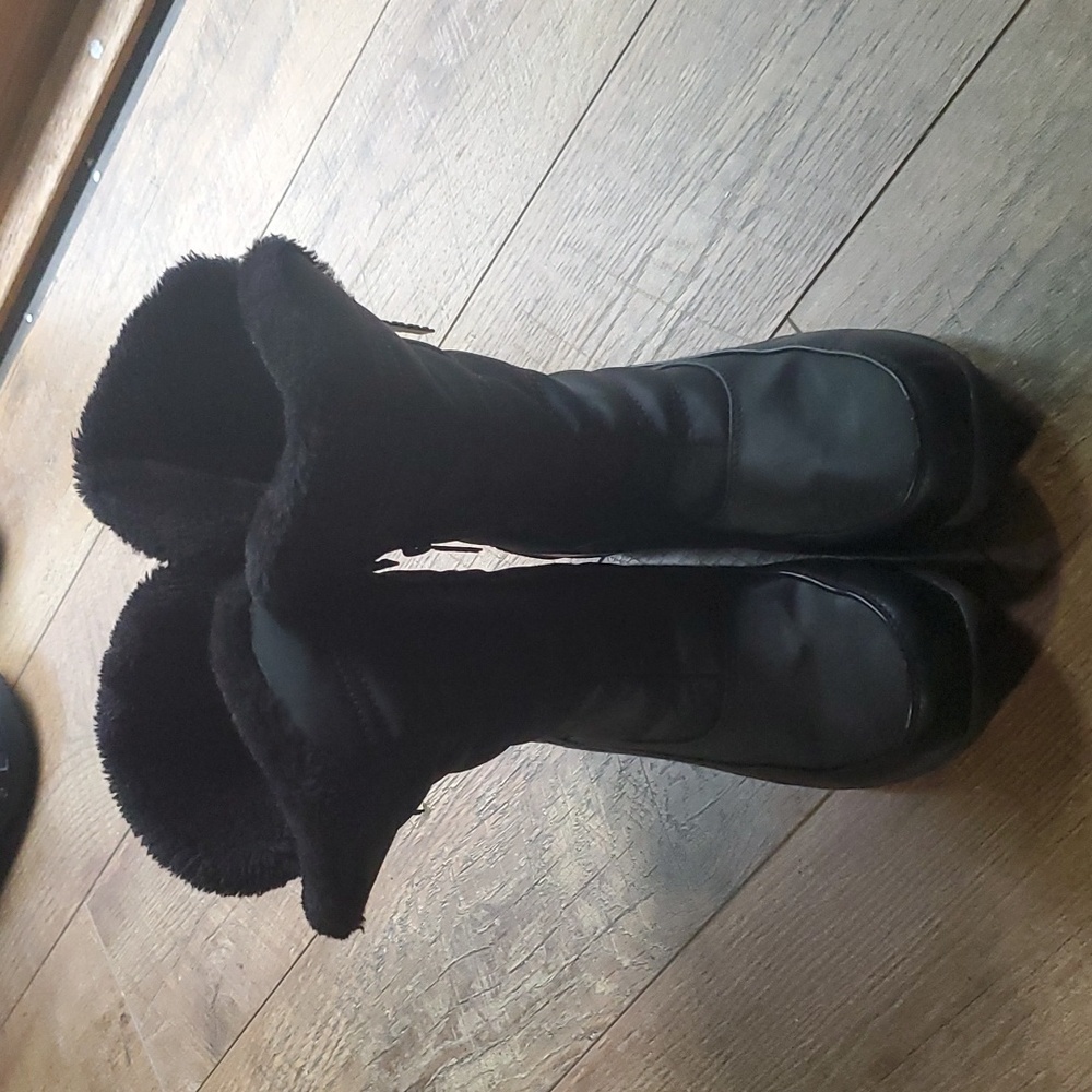 TOTES wimens winter boots, size 7M